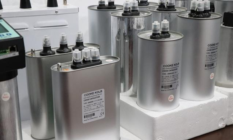 電壓、電流和溫度等參數(shù)對(duì)電力電容器的重要性