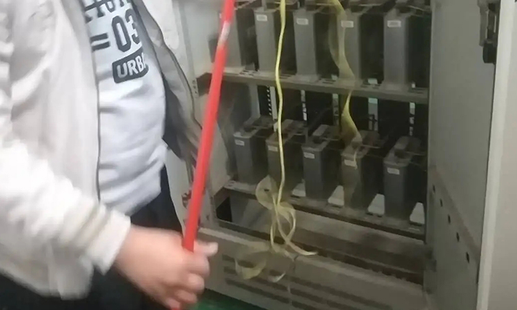 補(bǔ)償柜更換并聯(lián)電容器要注意的3個(gè)問題